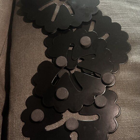 Black Metal Trivets – Set of 4 for Hot Pots and Pans - Picture 3 of 3